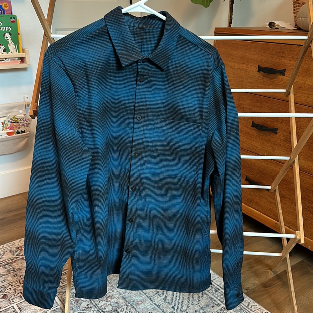 Men’s lululemon commission flannel button up shirt